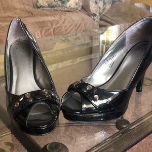 Elle heels